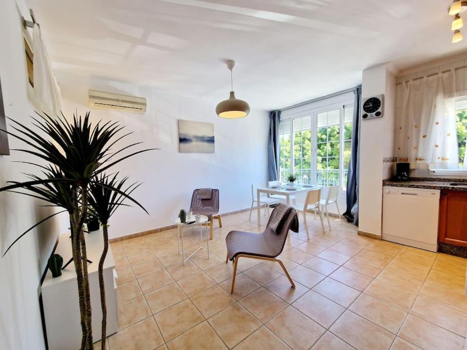 Butibamba Beach Apartment Ла-Кала-де-Михас Экстерьер фото
