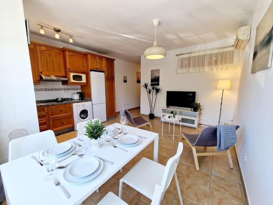 Butibamba Beach Apartment Ла-Кала-де-Михас Экстерьер фото